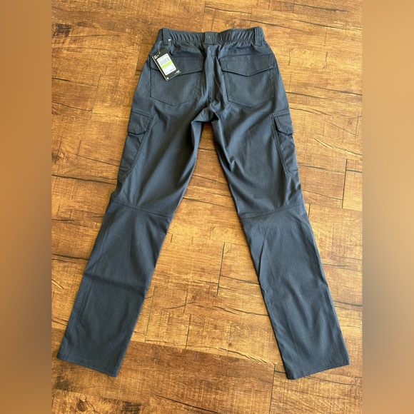 NWT| Under Armour Cargo Pants | grey sz 4 - Picture 5 of 8